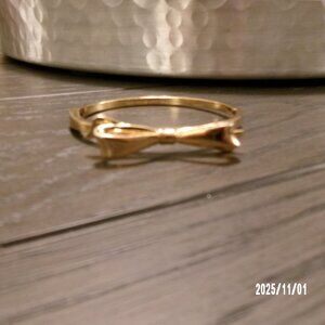 Kate Spade New York Post Gold-Tone Bow Hinged Bangle Bracelet